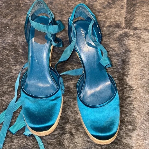 Nine blue satin espredrille tie wedges size 9 - Picture 7 of 17